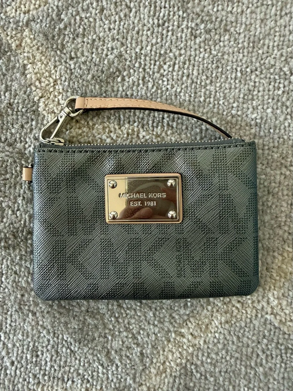 Michael Kors Gray/Black Signature Wristlet Gold Plaque